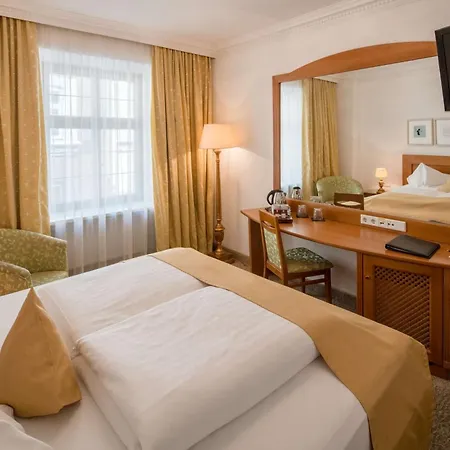 Hotel Goldener Adler, Bw Signature Collection 4*