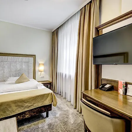 Goldener Adler, Bw Signature Collection 4*