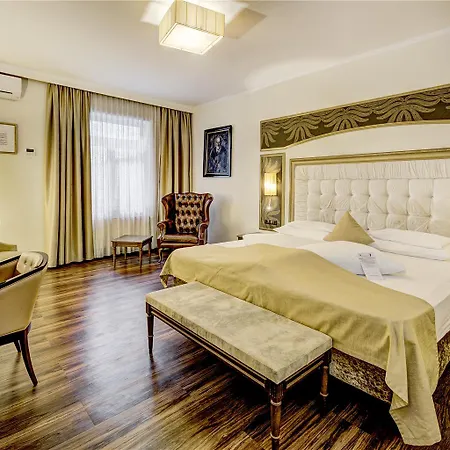 Hotel Goldener Adler, Bw Signature Collection 4*