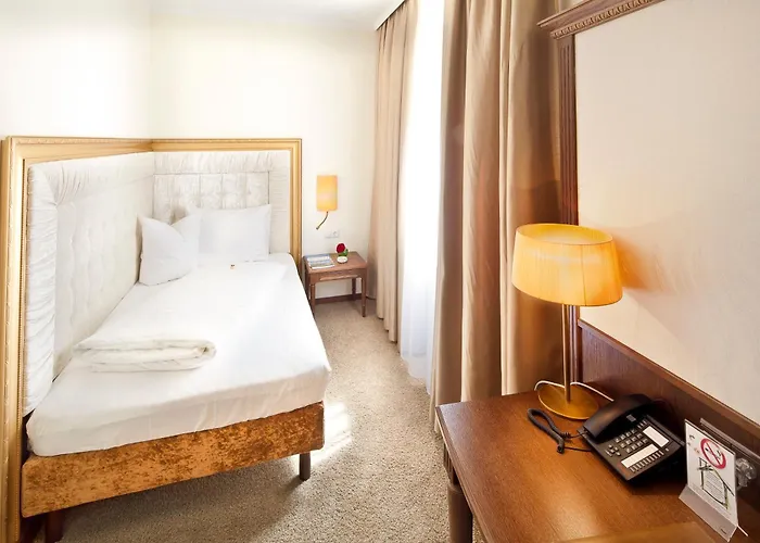 فندق Goldener Adler, Bw Signature Collection 4*