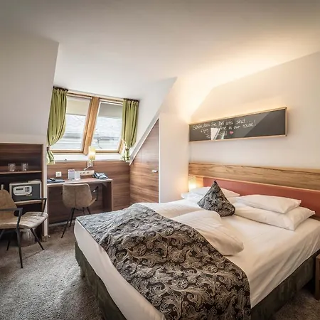 Hotel Goldener Adler, Bw Signature Collection 4*